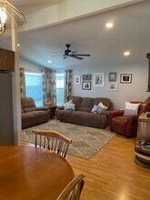 9302 Fermi Ave in San Diego, CA - Foto de edificio - Building Photo