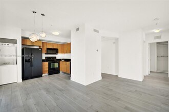 2701 SW 3rd Ave, Unit 403 in Miami, FL - Building Photo - Building Photo