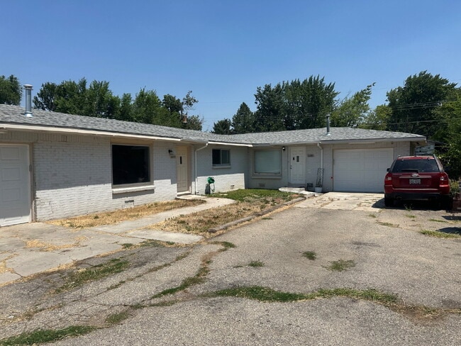 property at 2510 S Stanley St