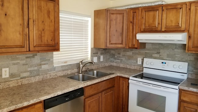 3056 Festival Dr W in West Valley City, UT - Building Photo - Building Photo