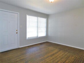 2212 Denison St in Denton, TX - Building Photo - Building Photo
