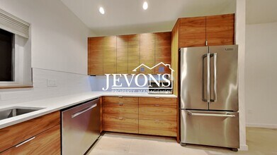 1137 NW 56th St in Seattle, WA - Building Photo - Building Photo