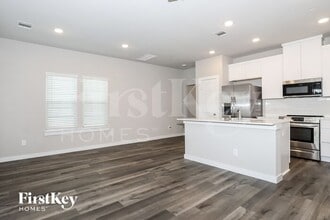 333 N Centro Cir in Shenandoah, TX - Building Photo - Building Photo