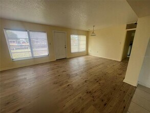 4045 Conway Blvd in Port Charlotte, FL - Building Photo - Building Photo