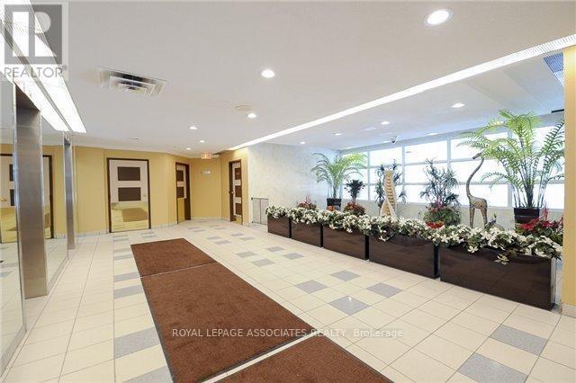 3050 Ellesmere Rd in Toronto, ON - Building Photo - Building Photo