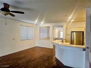 2266 Surrey Meadows Ave in Henderson, NV - Building Photo - Building Photo