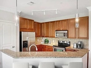 Apartments at The Arboretum in Cary, NC - Foto de edificio - Building Photo