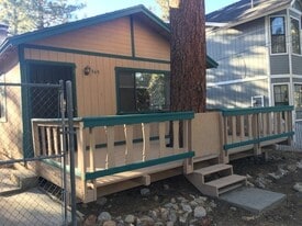 949 Pine Ln in Big Bear, CA - Building Photo