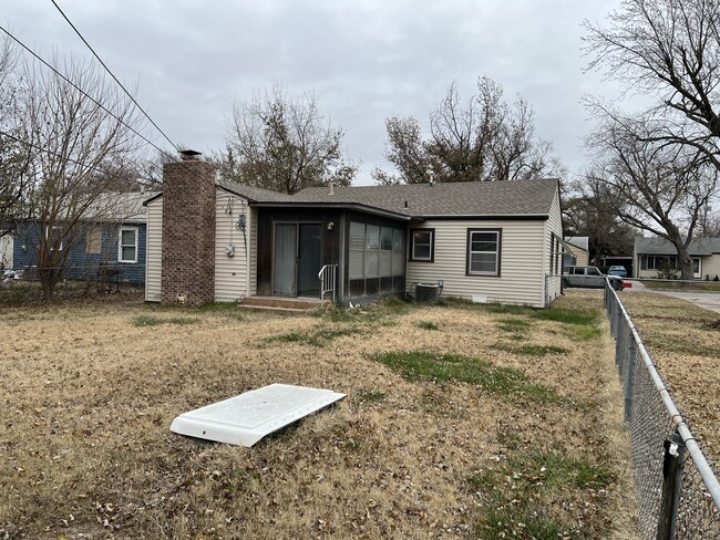 1541 S Richmond Ave in Wichita, KS - Building Photo - Building Photo