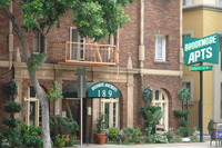 Brookmore Apartments in Pasadena, CA - Foto de edificio - Building Photo