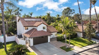 1205 Cerca in San Clemente, CA - Building Photo