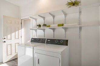 Browning Apartments in Ogden, UT - Foto de edificio - Building Photo