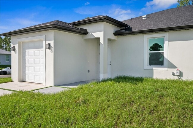 2403 Quentin Ave S in Lehigh Acres, FL - Building Photo - Building Photo