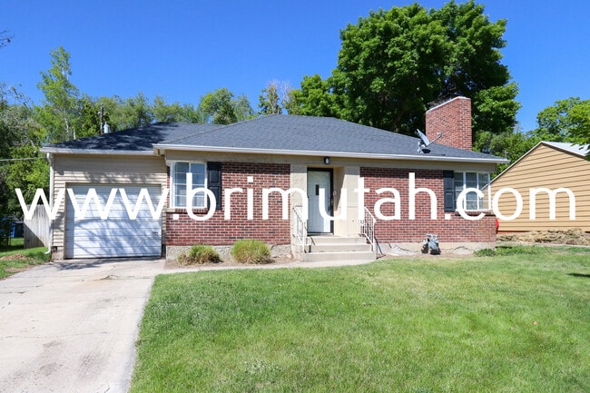 1239 E Ridgedale Ln