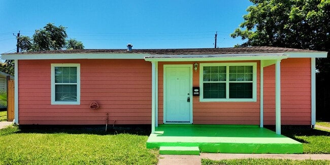 property at 1221 Bayou Shore Dr
