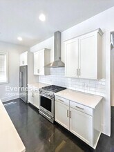 429 36th Ave N in Nashville, TN - Building Photo - Building Photo