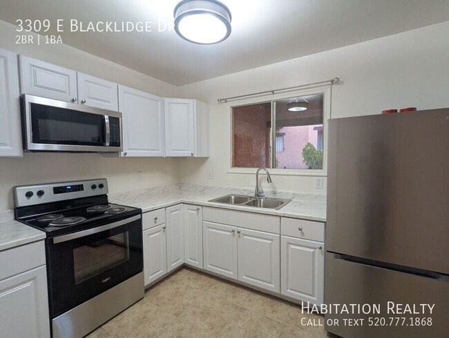 3309 E Blacklidge Dr in Tucson, AZ - Building Photo - Building Photo