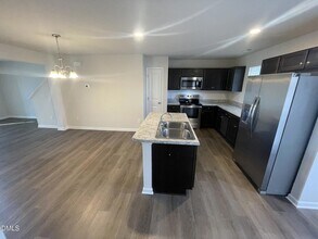 1097 Peony Ln in Youngsville, NC - Foto de edificio - Building Photo