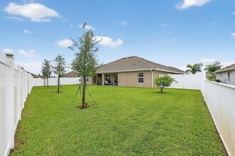 8652 Waterstone Blvd in Fort Pierce, FL - Building Photo - Building Photo