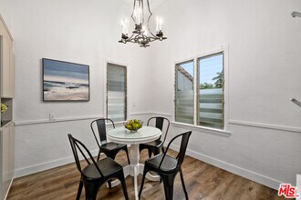 205 S Hamel Dr in Beverly Hills, CA - Foto de edificio - Building Photo