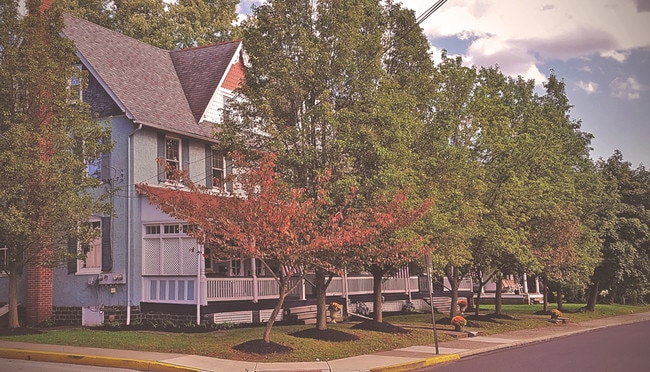 41 Maple Ave, Unit A