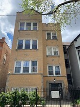 2338 N Avers Ave in Chicago, IL - Foto de edificio - Building Photo