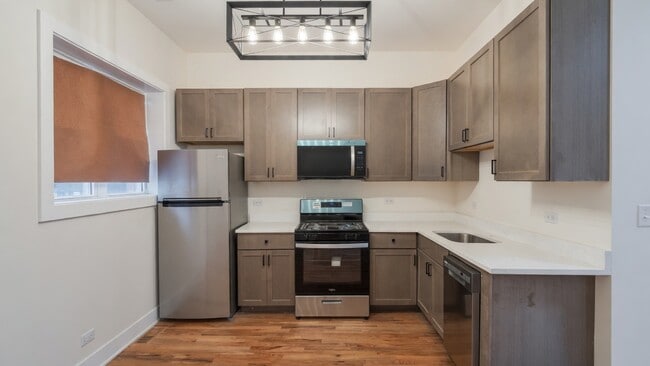 property at 1742 N California Ave
