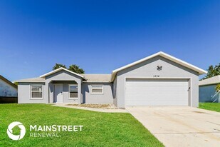 1434 SE 8th Ave in Cape Coral, FL - Building Photo