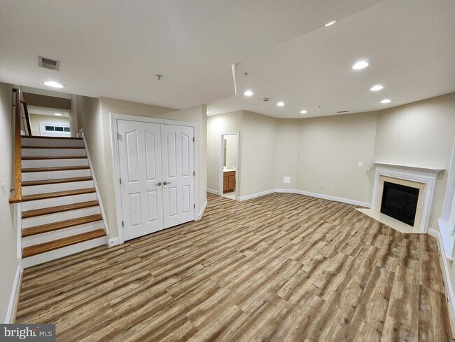 9769 June Flowers Way in Laurel, MD - Building Photo - Building Photo