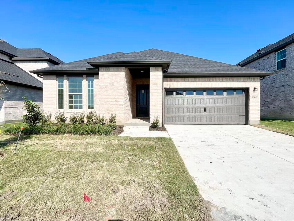 16205 Garden Dr in Celina, TX - Foto de edificio