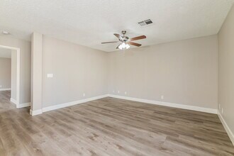 2066 Club Crest Way in Henderson, NV - Building Photo - Building Photo