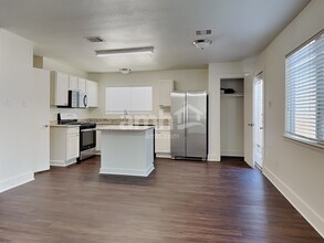26880 Haileys Mnr in Kingwood, TX - Building Photo - Building Photo