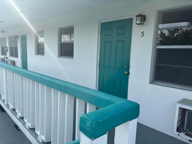 property at 1111 N Federal Hwy