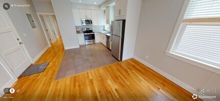 75 Spring St, Unit 70-2 in Cambridge, MA - Foto de edificio - Building Photo