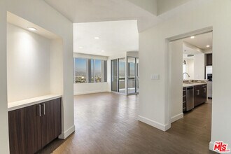 735 Hauser Blvd in Los Angeles, CA - Building Photo - Building Photo