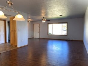 1830 Minnesota St in The Dalles, OR - Building Photo - Building Photo