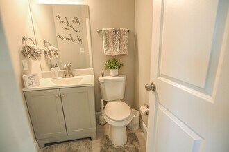 925 Chestnut Manor Ct in Riviera Beach, MD - Building Photo - Building Photo