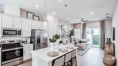 3800 Viceroy Pl in DeLand, FL - Building Photo - Building Photo