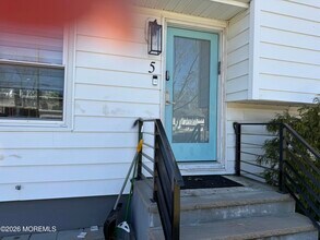 5 Ash St in Eatontown, NJ - Building Photo - Building Photo