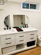 111 Midland Dr in Kitchener, ON - Building Photo - Building Photo