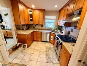 3 Arthur Rd in Bridgewater, NJ - Foto de edificio - Building Photo