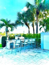 21025 NE 38th Ave in Aventura, FL - Building Photo - Building Photo