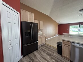 556 Koala Dr in Poinciana, FL - Building Photo - Building Photo