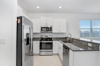 10439 Lavender Aster Trl in San Antonio, FL - Building Photo - Building Photo
