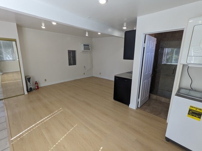 328 S Almont Dr in Beverly Hills, CA - Building Photo - Building Photo