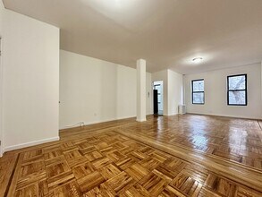 44 Bennett Ave in New York, NY - Building Photo - Building Photo