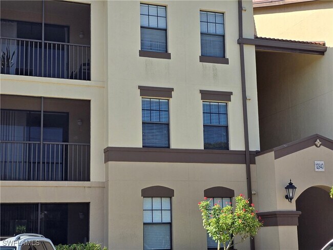 12940 Positano Cir in Naples, FL - Building Photo - Building Photo