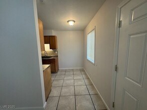 5248 Pebble Beach Blvd, Unit B in Las Vegas, NV - Building Photo - Building Photo
