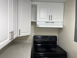 6494 Bannor Ln, Unit Apt B in Norcross, GA - Building Photo - Building Photo