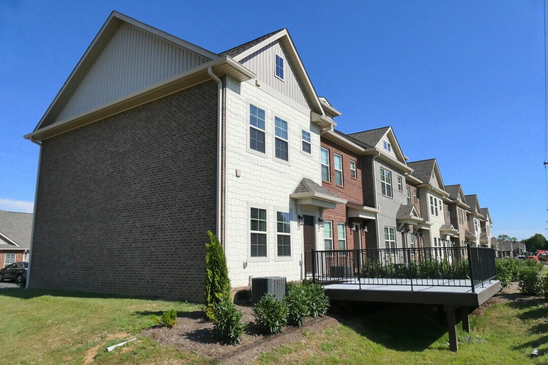 914 Somerville Ct in Cookeville, TN - Foto de edificio